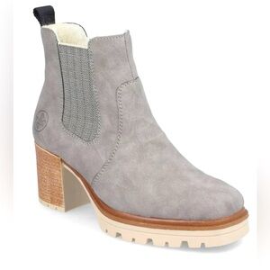 NWT ~ Rieker Grey Women’s Chelsea Boots With Block Heel and Warm Lining.
